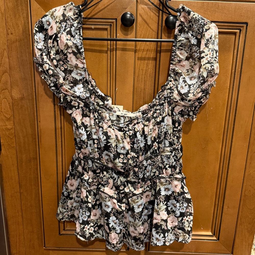 Francesca's Collections Black and Pink Floral Blouse